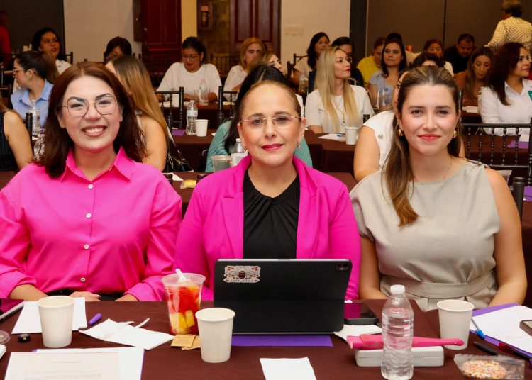 Participa doctora Karla Córdova en Asamblea Informativa de Formación para Mujeres en el Ámbito Público