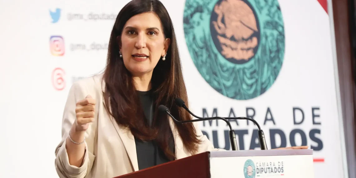 Kenia López llama a la ciudadanía a participar en la consulta sobre lineamientos a medios