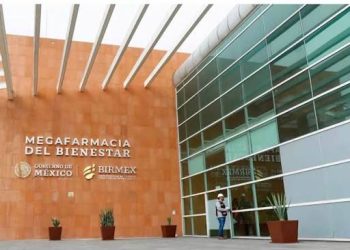 Reportan que Megafarmacia de AMLO luce vacía y con acceso bloqueado