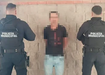Cae hombre tras balear a hijastra en la colonia Villa Verde