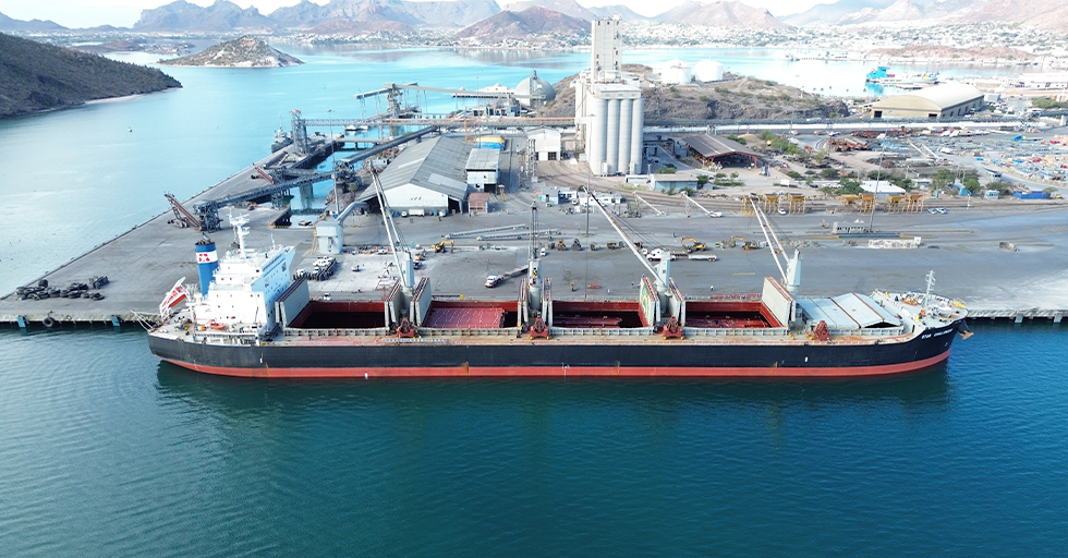 Puerto de Guaymas mueve 2.5. millones de toneladas de carga en 2026