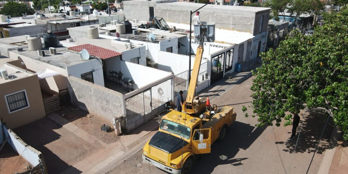Rehabilita Ayuntamiento de Guaymas 120 luminarias en las colonias Ocotillo 1 y 2