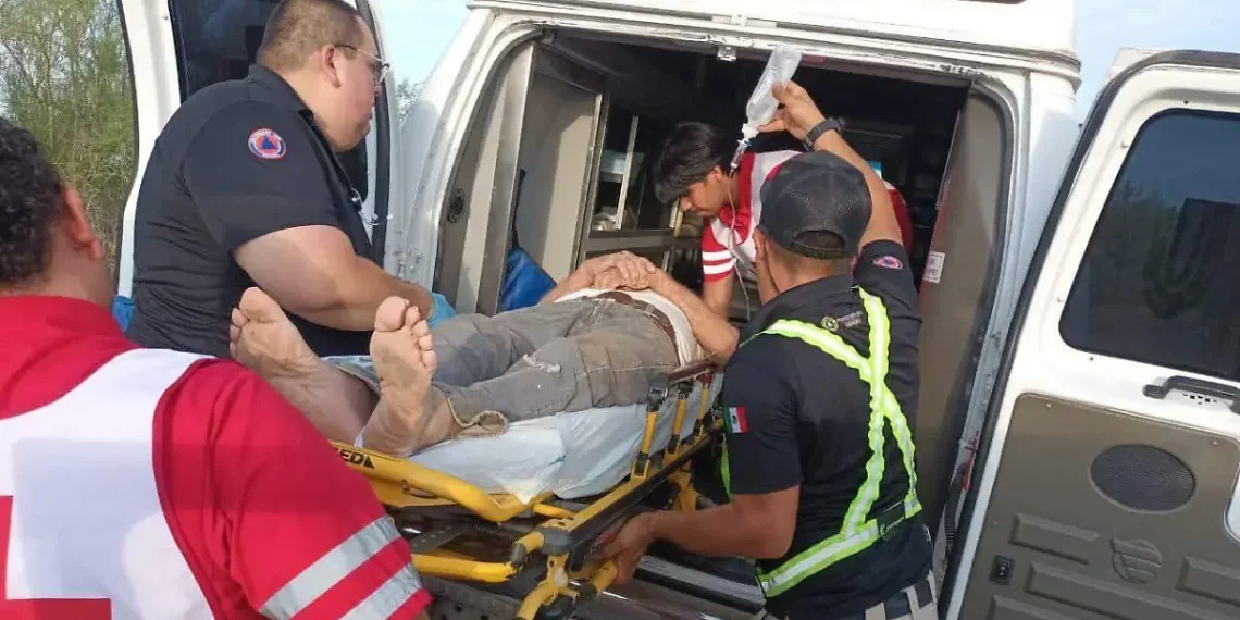 Rescatan con vida a adulto mayor de 76 años extraviado en el desierto de Altar, Sonora