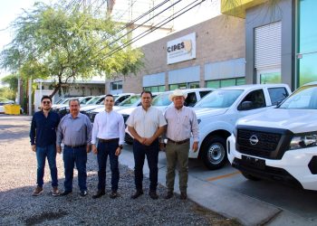 Entrega SAGARHPA primeros 10 vehículos para reforzar la vigilancia contra el Gusano Barrenador del Ganado