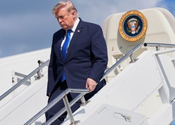 Trump dice que ordenará una pausa en ataques a Irán tras acordar bases para fin de guerra