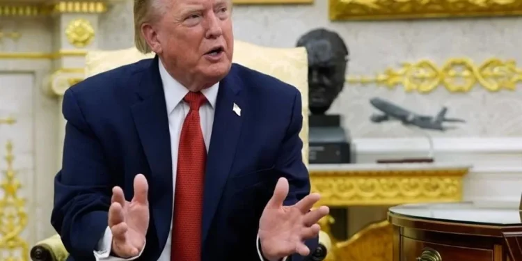 Confronta Trump a reportera de CNN en la Casa Blanca