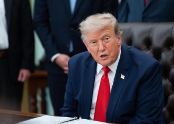 EU e Israel preparan ataques contra infraestructura energética de Irán, reportan; Trump aún no autoriza la ofensiva