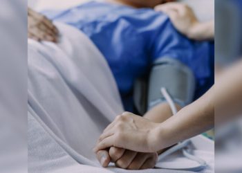 Pide Iglesia visibilizar a cuidadores de personas enfermas