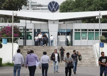 Volkswagen recortará 786 empleos en su planta de Puebla
