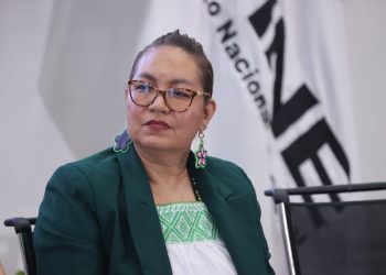 Renuncia la número dos del INE, Claudia Arlett Espino, por problemas de salud