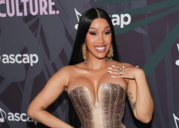 Cardi B cree que muchas personas la envidian