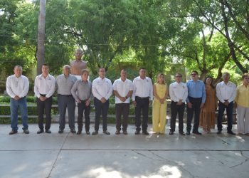 Autoridades municipales y educativas oficializan inicio de clases con ceremonia en la Secundaria 55 en Navojoa