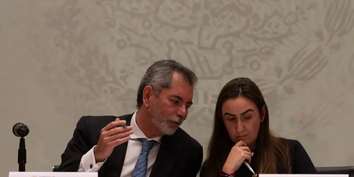 Hacienda no ve problema con Pemex ni con la deuda, que llegará a 55% del PIB