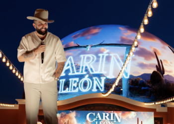 Carín León se convierte en el primer artista latino en presentarse en The Sphere de Las Vegas