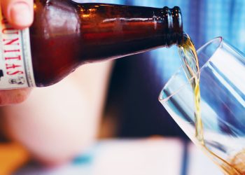 Diputados analizan aumentar impuestos al alcohol y productos con exceso de sodio
