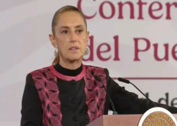 Urge Claudia Sheinbaum a funcionarios gobernar sin extravagancias