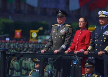 Claudia Sheinbaum encabeza desfile militar del 216 aniversario de la Independencia