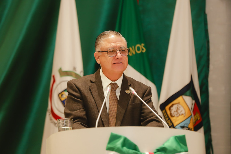 Rubén González plantea mayor protección al patrimonio de personas adultas mayores