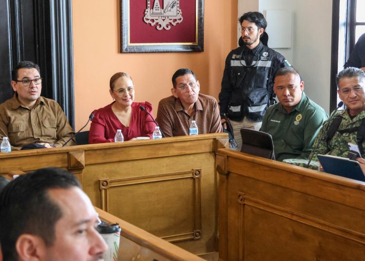 Realizan en Palacio Municipal de Guaymas reunión operativa ante los posibles efectos del ciclón tropical “Polo”