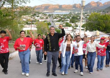 Ramón Flores fortalece trabajo territorial y atención ciudadana en la colonia Antena de Guaymas