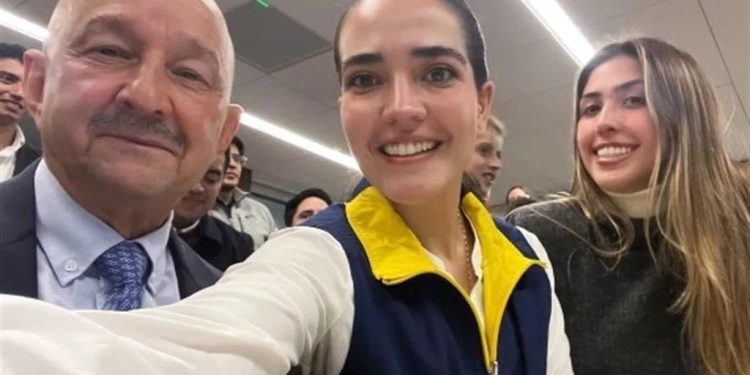 Habla Carlos Salinas sobre México en Harvard