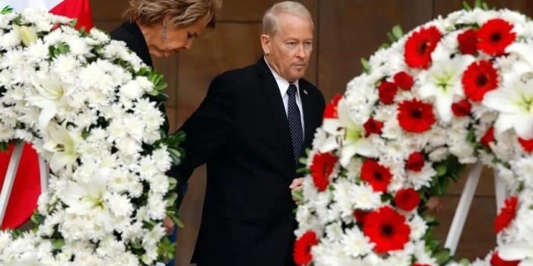 Advierte Johnson amenaza de cárteles al recordar 9/11