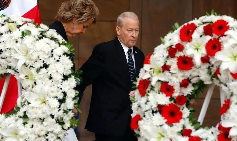 Advierte Johnson amenaza de cárteles al recordar 9/11