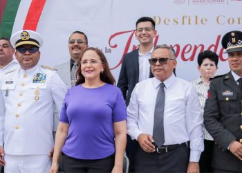 Ayuntamiento de Guaymas organiza desfile del 216 aniversario del inicio de la Independencia de México
