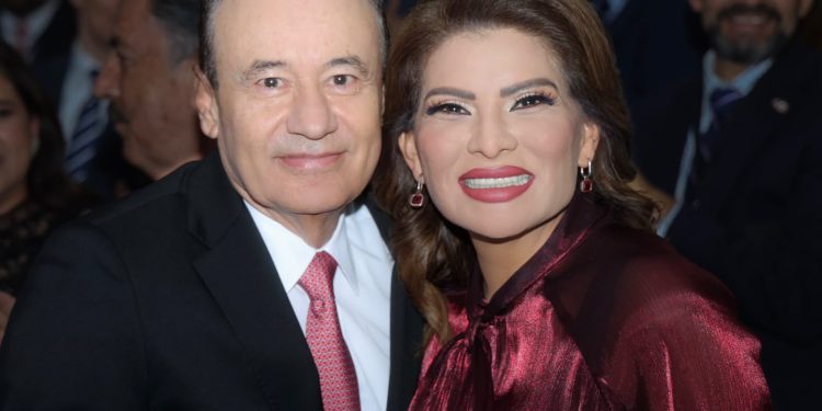 Felicita Lorenia Valles al gobernador Alfonso Durazo por su Quinto Informe de Gobierno