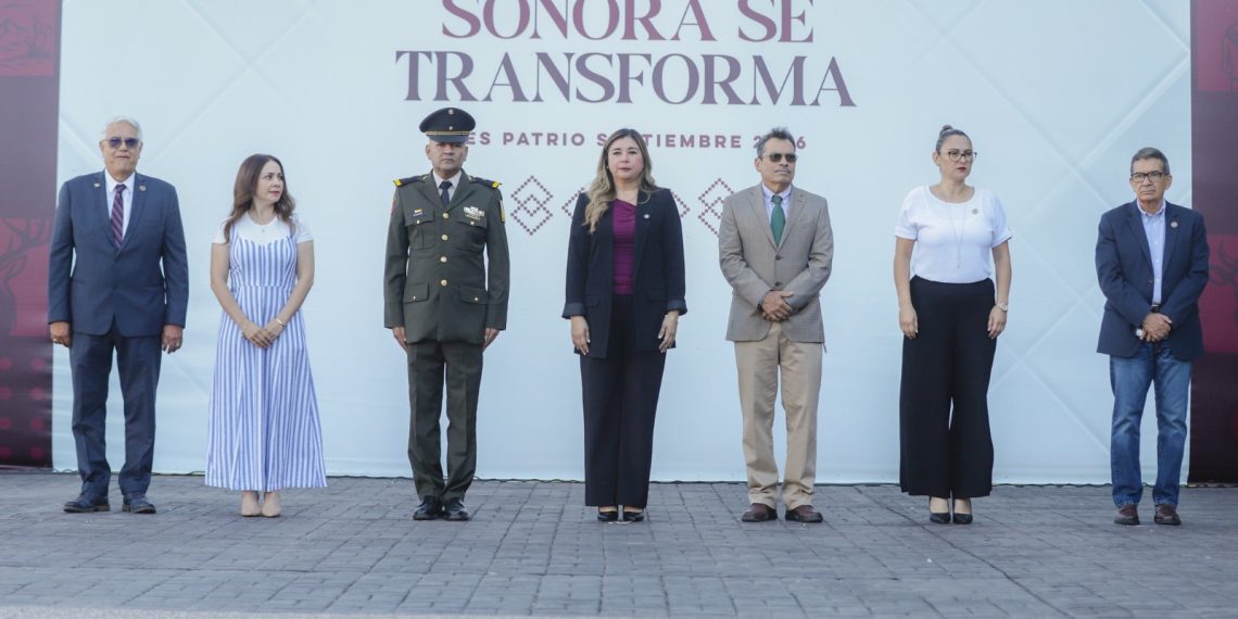 Participa Congreso de Sonora en izamiento de la bandera nacional