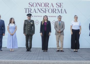 Participa Congreso de Sonora en izamiento de la bandera nacional