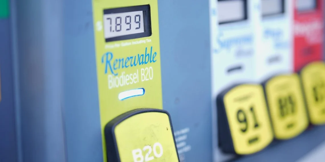 Precios del petróleo se disparan 3% por conflicto en Medio Oriente; Brent alcanza los 108 dólares