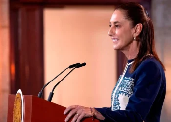 Sheinbaum defiende reducción de pobreza pese a bajo crecimiento