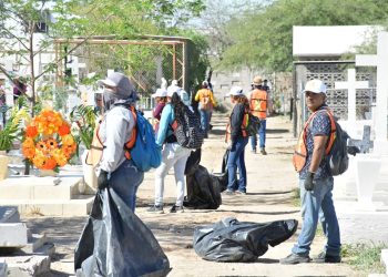  Inicia Gobierno de Hermosillo operativo de limpieza de panteones
