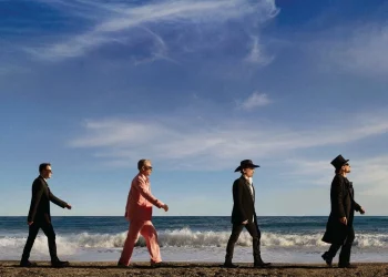 U2 celebra sus 50 años juntos con un concierto en el colegio donde todo empezó