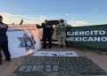 Operativo coordinado de PESP y Defensa asegura narcótico y arma en Caborca