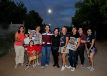 Rebeca Valenzuela recorre la colonia Laura Alicia Frías y fortalece el diálogo ciudadano