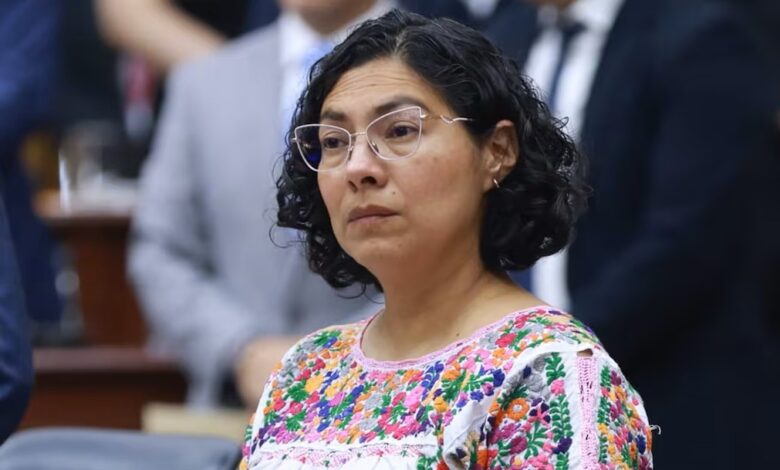 Consejera Rita Bell denuncia amenazas del clan Taddei