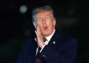 Reitera Trump pago de 5 mil dólares si ganan elección