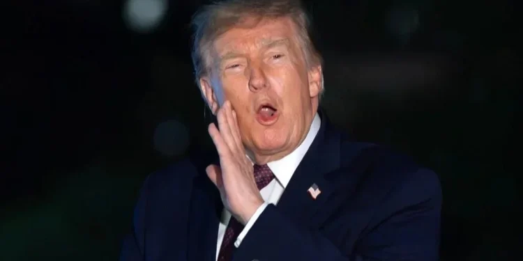 Reitera Trump pago de 5 mil dólares si ganan elección