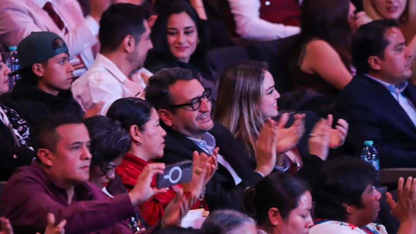 Andy López Beltrán reaparece en festejo por los XV años de Morena