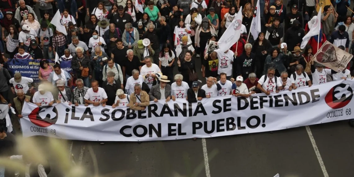 Marcha por 58 aniversario de Tlatelolco reúne a 8 mil personas; reportan 19 lesionados