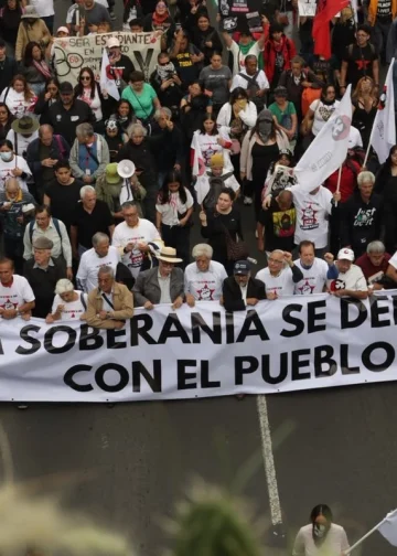 Marcha por 58 aniversario de Tlatelolco reúne a 8 mil personas; reportan 19 lesionados