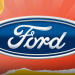 A revisión miles de automóviles de Ford