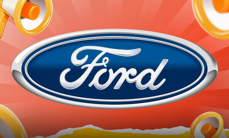 A revisión miles de automóviles de Ford