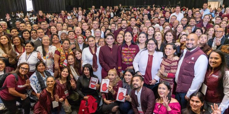 Lorenia Valles rinde protesta como Coordinadora Estatal de la Transformación en Sonora ante Consejo Nacional de morena