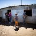 Continúa Gobierno de Sonora con atención a viviendas afectadas por el huracán Polo en Bahía de Lobos
