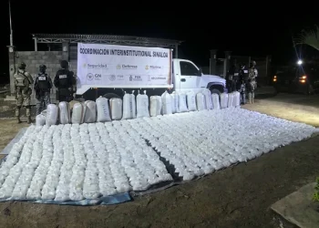 Aseguran 1.3 toneladas de metanfetamina a Los Mayos en Culiacán