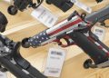 Jóvenes de EE.UU., entre proveedores de armas de cárteles mexicanos: The New York Times