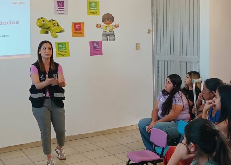 Lleva Secretaría de Seguridad programa Escuela para Padres Constructores de Paz a planteles de Hermosillo